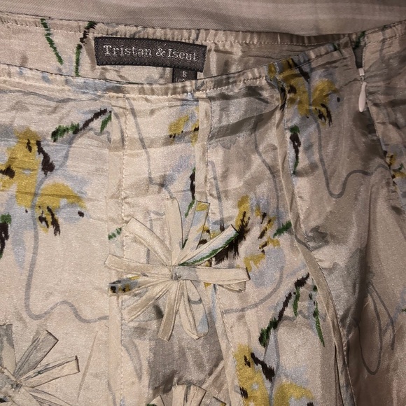 Tristan & Iseut floral skirts - Picture 4 of 4